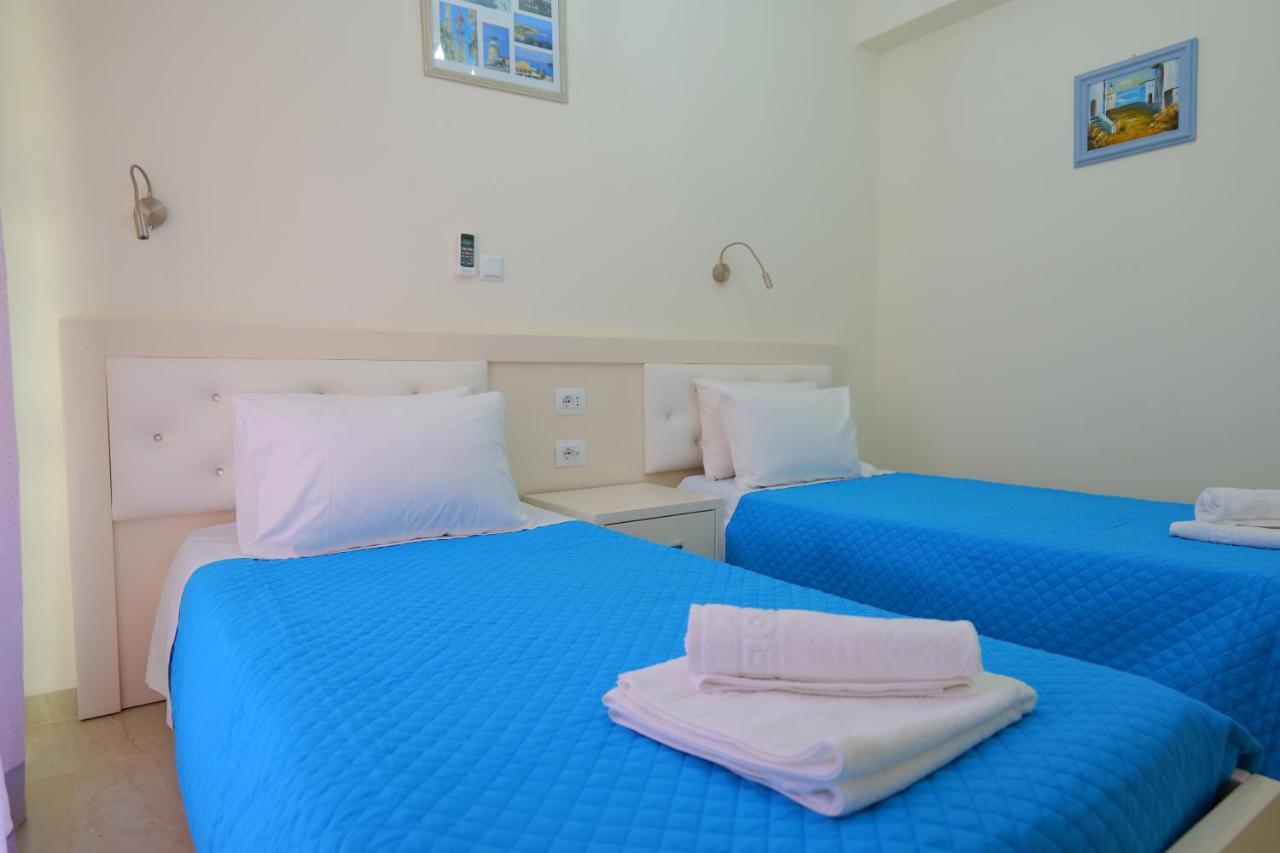 Sunny Holiday Sarande Luaran gambar