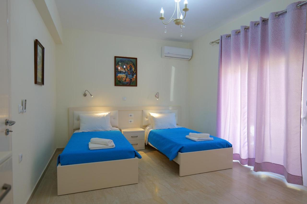 Sunny Holiday Sarande Luaran gambar