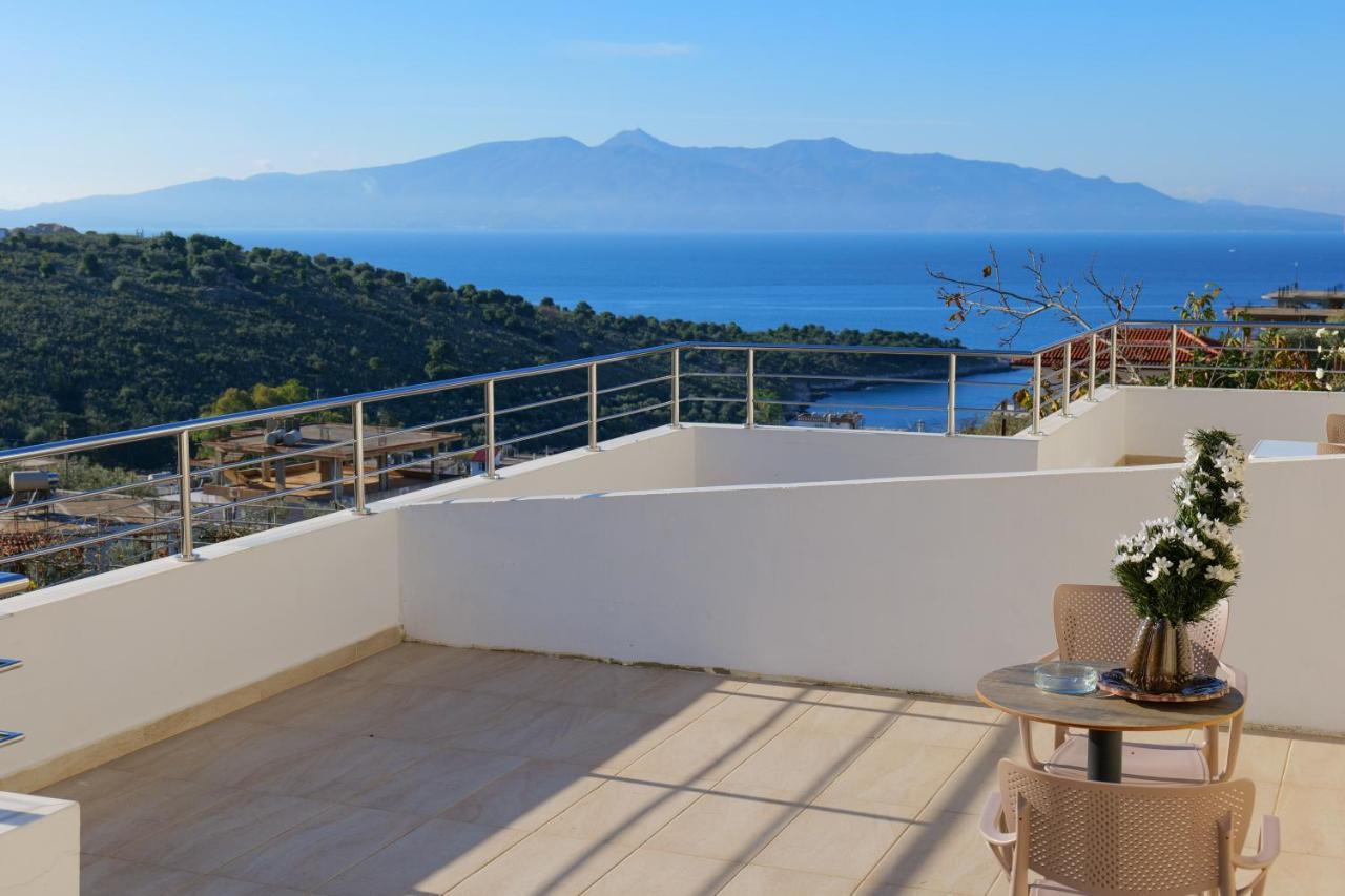 Sunny Holiday Sarande Luaran gambar